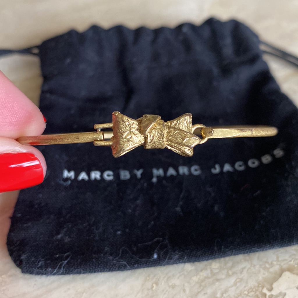 Marc Jacobs Gold Bow Bracelet 40$